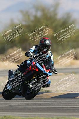 media/Oct-13-2025-Moto Forza (Mon) [[a66d839500]]/3-B Group/Session 3 Turn 2/